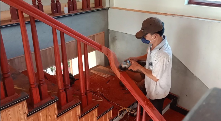 sửa chữa cầu thang gỗ tại nhà 